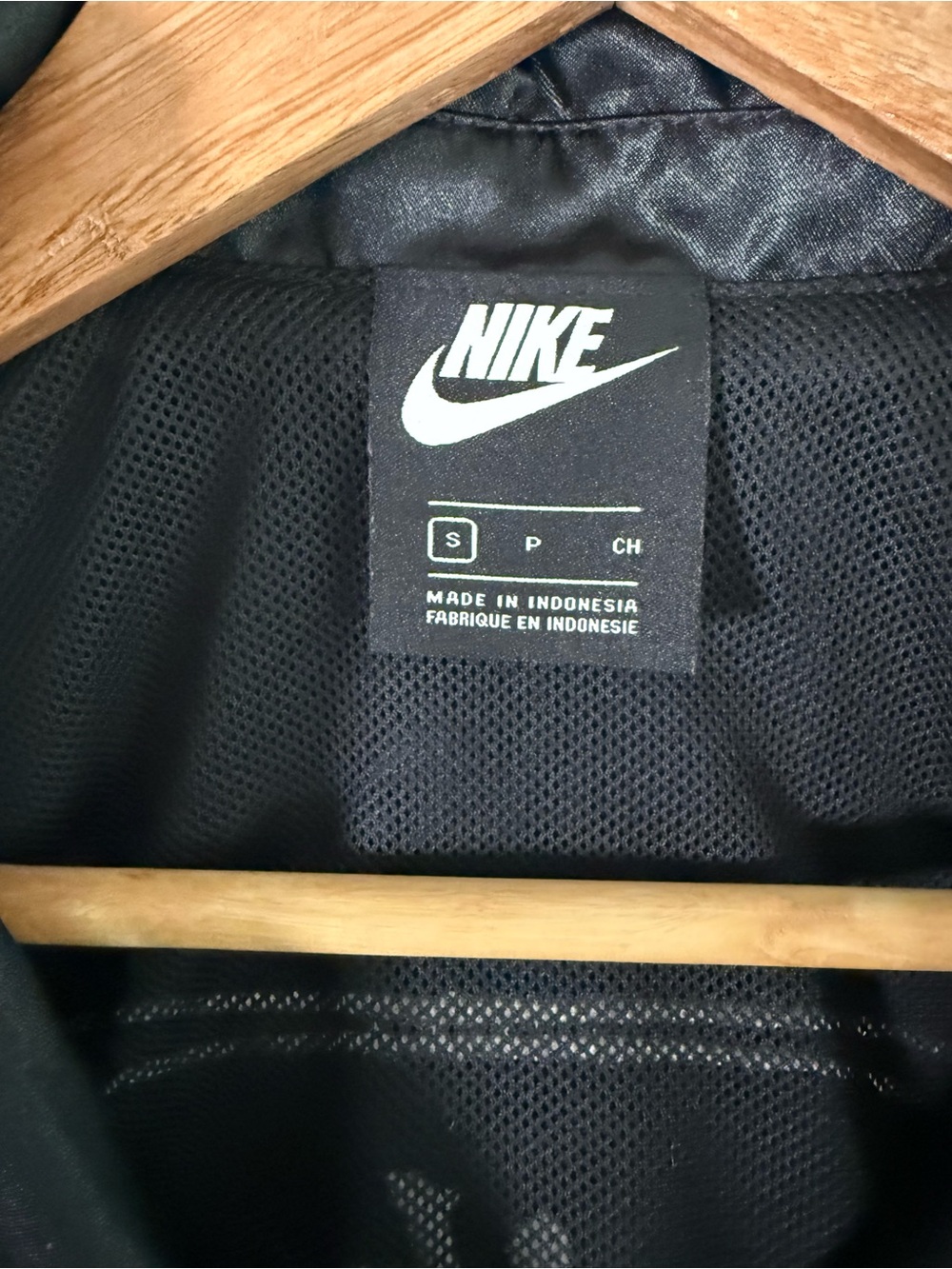 Nike Floral Logo Satin Coaches Jacket Black Cropped Windbreaker Small NWOT - Picture 4 of 8